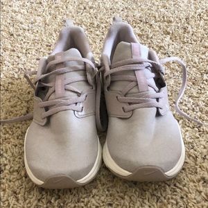 Women’s Nike’s. Size 8. Comfy and Lightly used